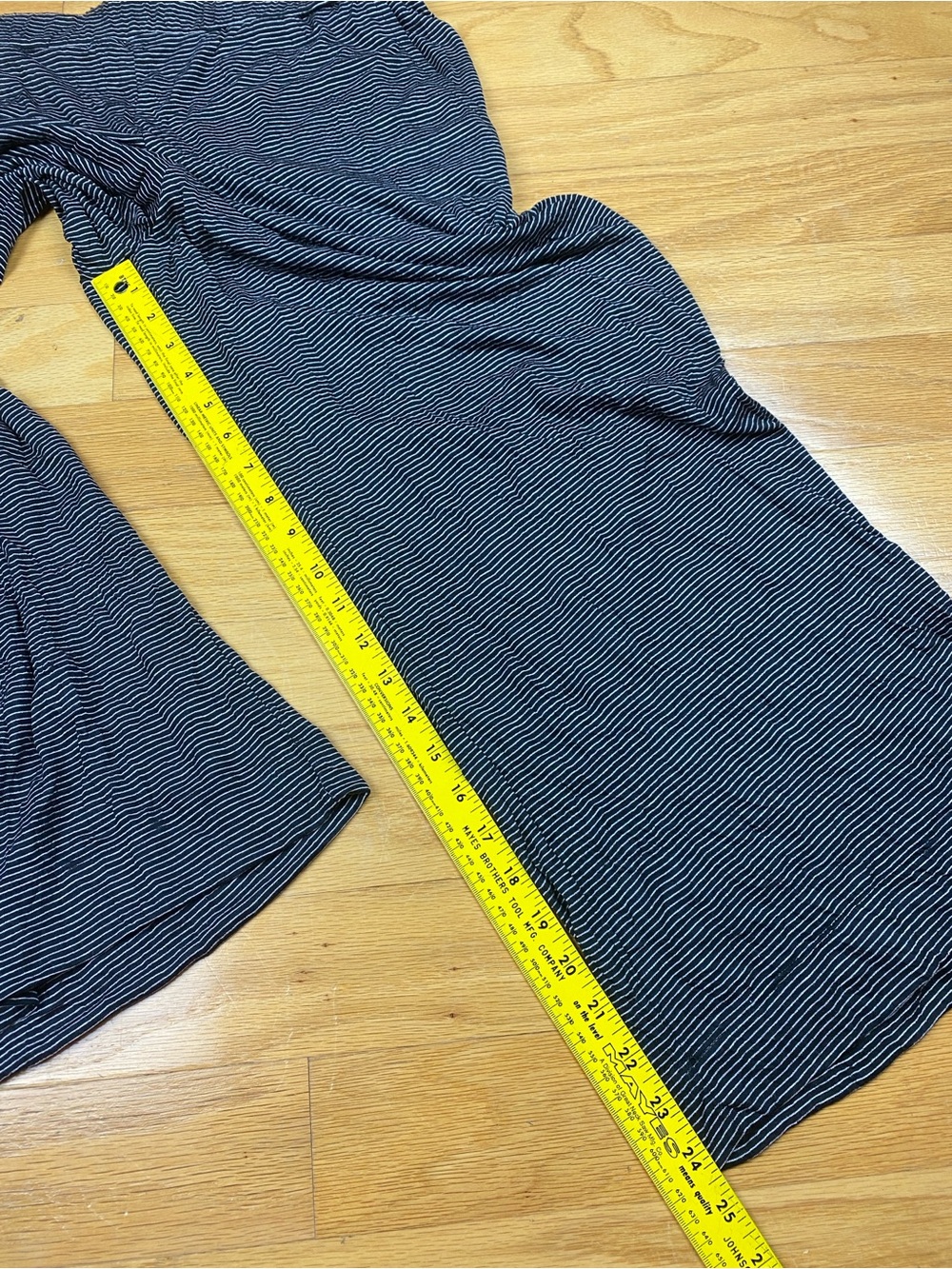 Alembika Linea Crinkle Pants, Black Striped, Size 4 (US 12-14) - Picture 9 of 11
